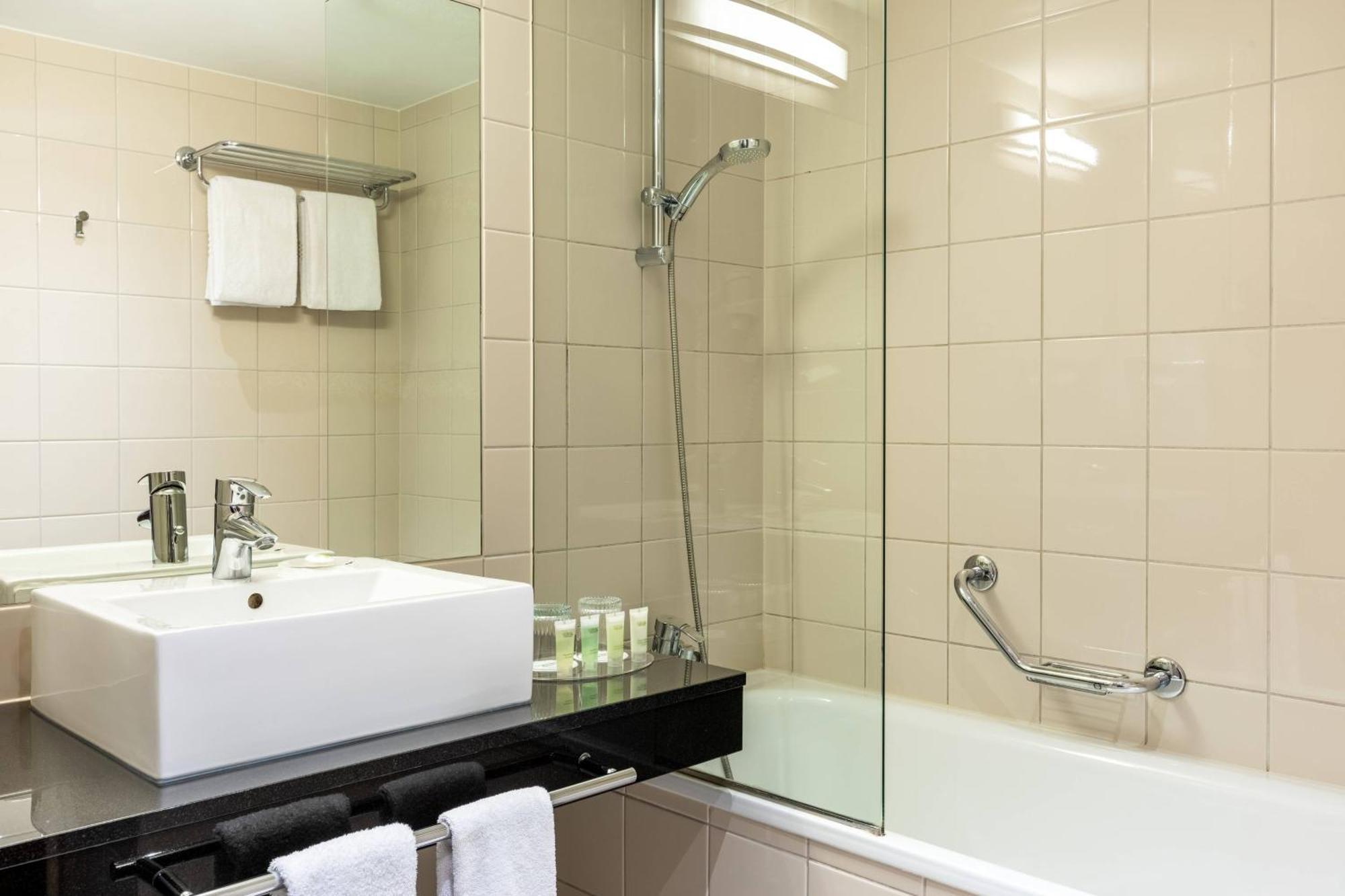 Courtyard By Marriott Paris Saint Denis Hotel Kültér fotó